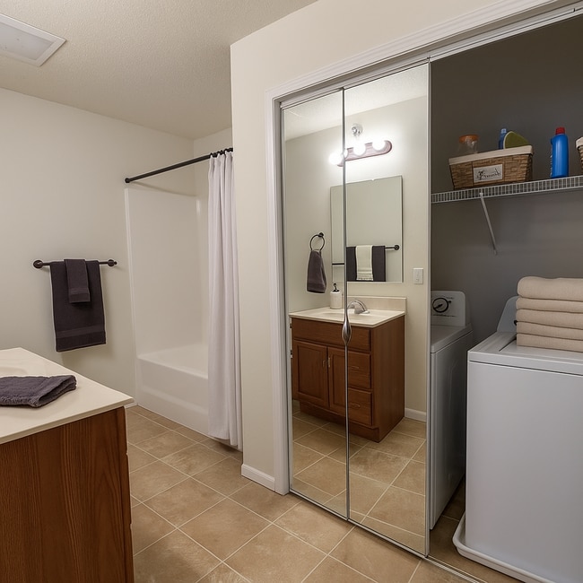 Building Photo - Diamond Valley Apartments