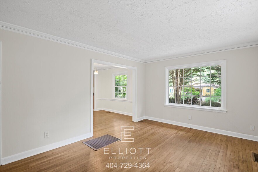 Building Photo - 1095 Oakfield Dr SE