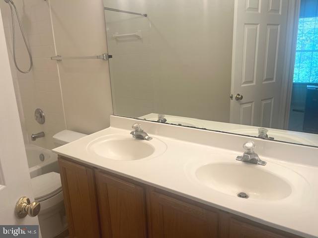 Building Photo - 2028 Madrillon Springs Ct