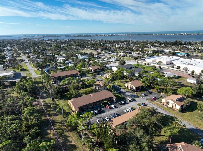 Building Photo - 24 Quails Run Blvd