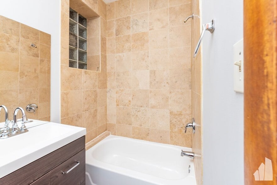 Building Photo - 3602 W Grace St