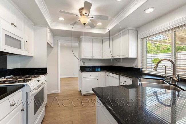 Building Photo - Spacious 4 Bedroom Home with Private Yard & Covered Patio in Anaheim Hills