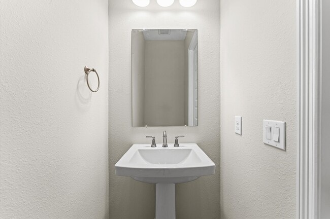 Building Photo - 13215 Fulvetta Crest Ct