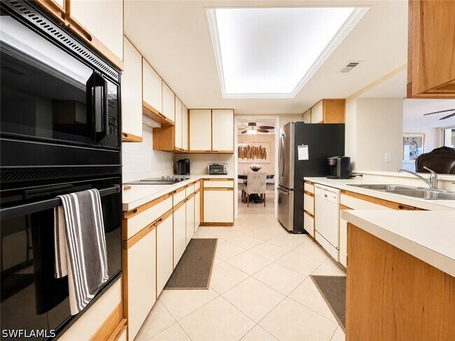 Building Photo - 5601 Turtle Bay Dr