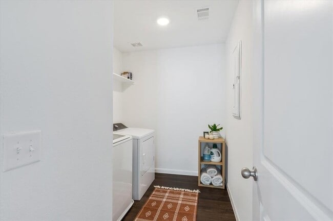 Building Photo - 25919 Chicory Dr