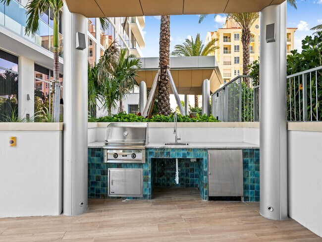 Building Photo - 151 N Seabreeze Blvd