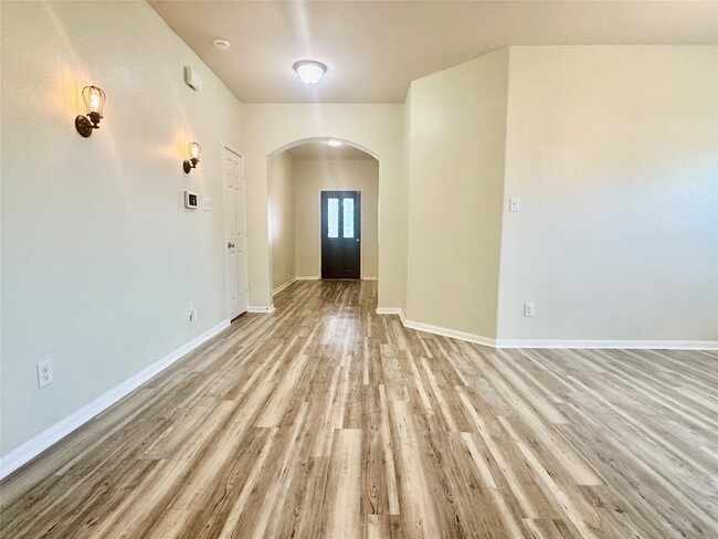 Building Photo - 1205 Quarterhorse Dr
