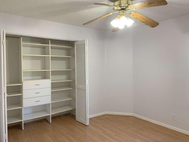 Building Photo - 856 Stanton Dr
