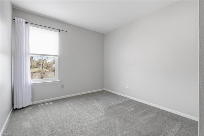 Building Photo - 1328 Mill Lake Quarter