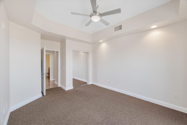 Building Photo - WHY RENT A HOUSE WHEN YOU CAN HAVE A PENTH...