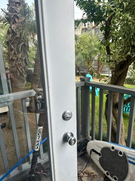 Building Photo - 2221 Ocean Ave