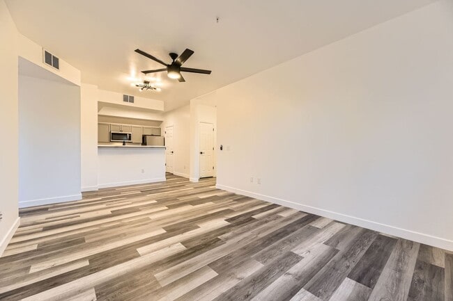 Building Photo - **Fully Updated 2-Bedroom Condo with New Appliances!**