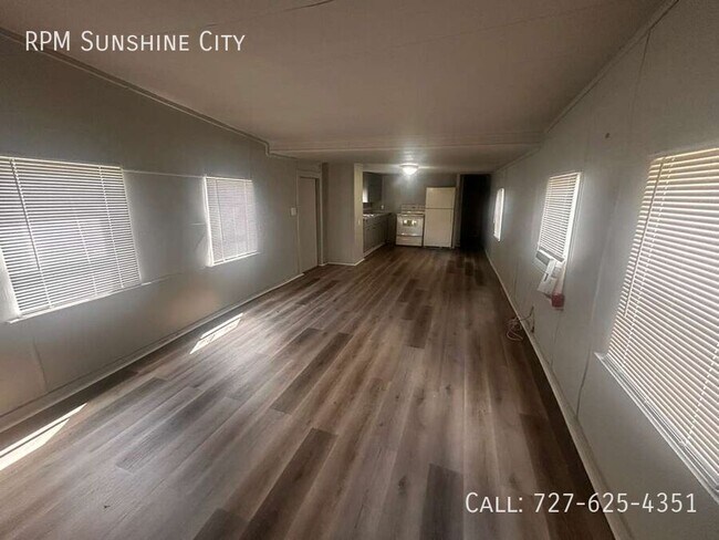 Building Photo - 710 S 50th St