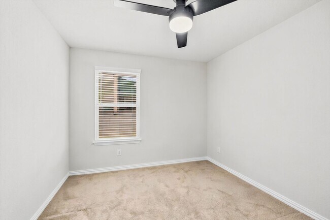 Building Photo - Charming 3-Bedroom Home in Desirable New Braunfels Neighborhood