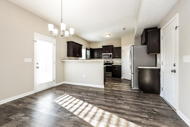 Building Photo - 1716 Sunray Dr
