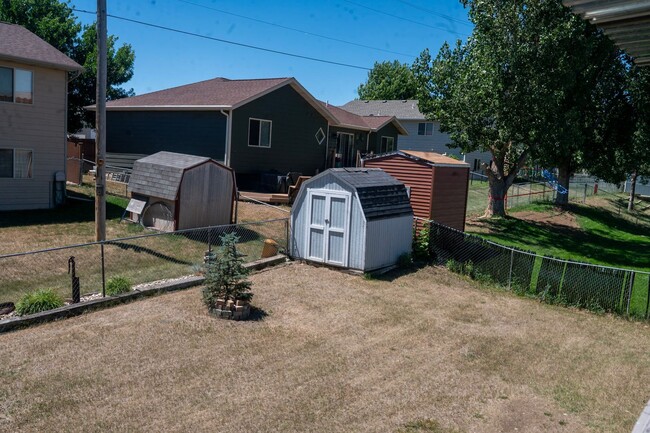Building Photo - 549 Hanover Dr