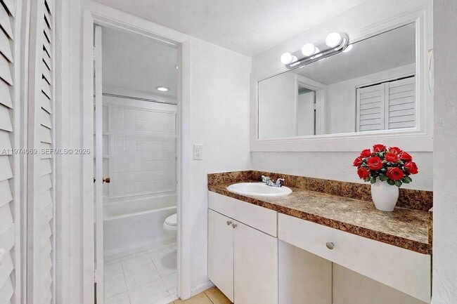 Building Photo - 13715 Kendale Lakes Cir