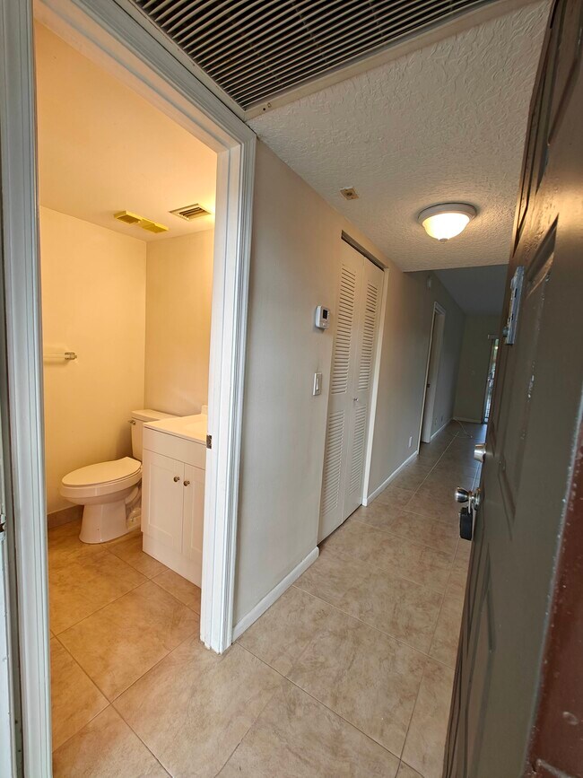 Building Photo - 8770 Royal Palm Blvd