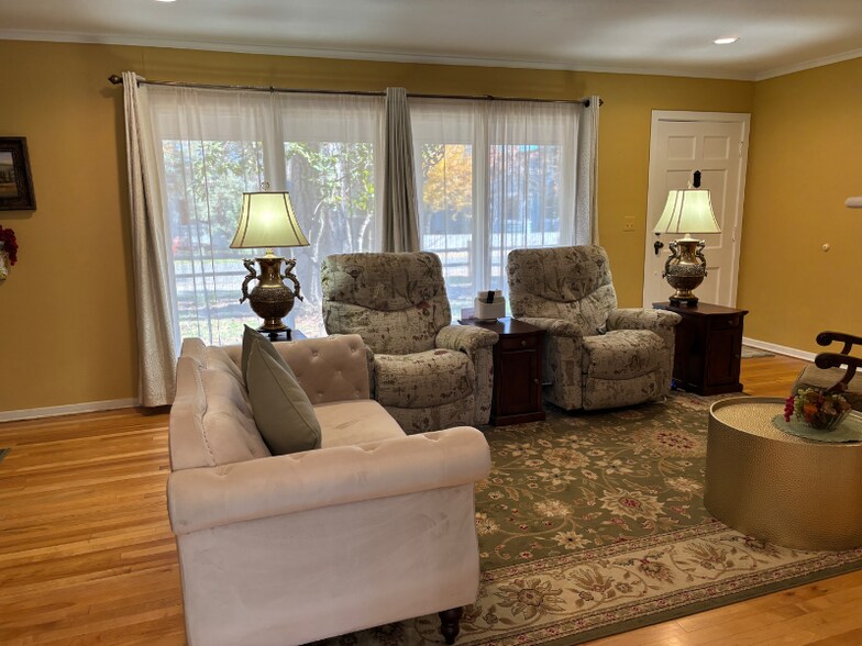 Building Photo - 11724 Alta Vista Ave