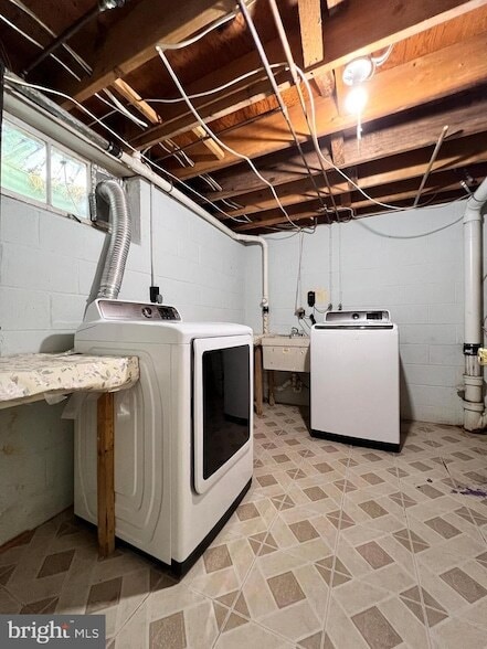 Building Photo - 10305 Crimson Tree Ct