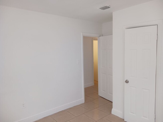 Building Photo - 3 Bed Home for Rent!