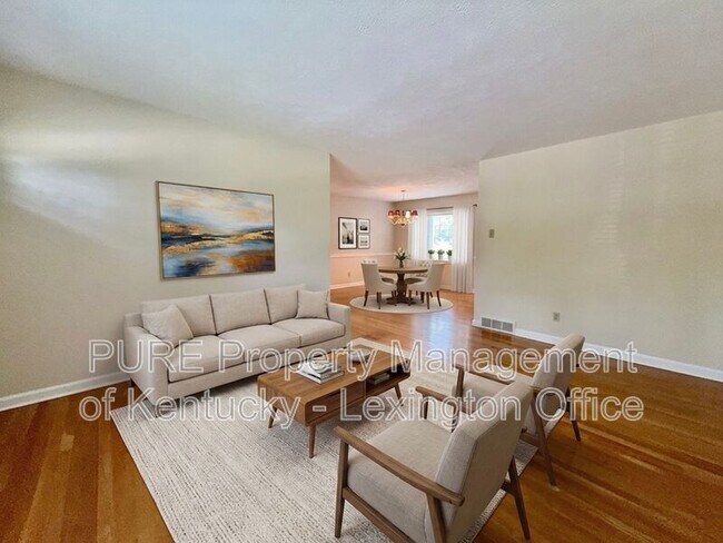 Building Photo - 2077 Dogwood Dr