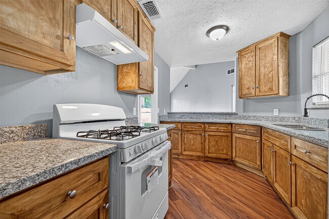 Building Photo - 18614 Andalusian Dr