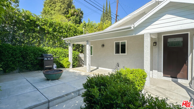 Building Photo - 2749 Griffith Park Blvd