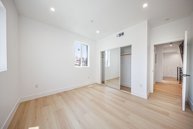 Building Photo - 1063 S Corning St
