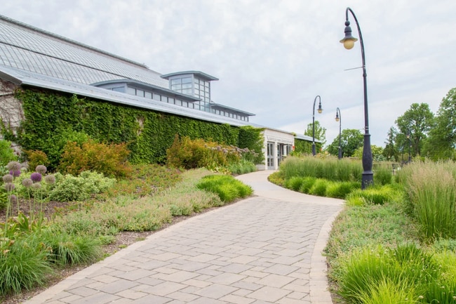 Building Photo - 3905 W Van Buren St