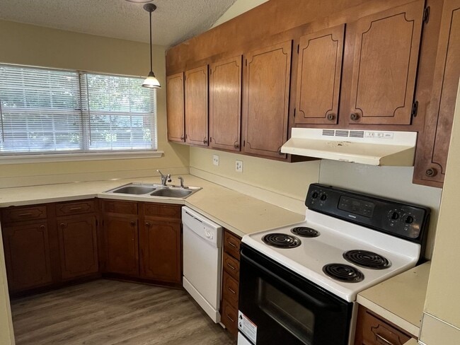 Building Photo - OCCUPIED - COMING SOON