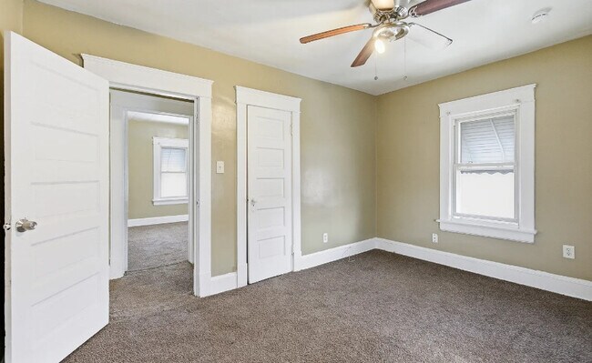 Building Photo - 691 La Follette St-