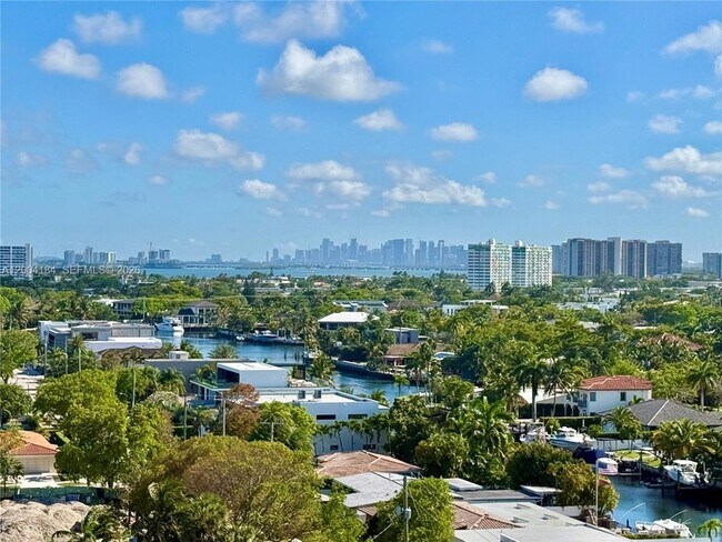 Building Photo - 2350 NE 135th St