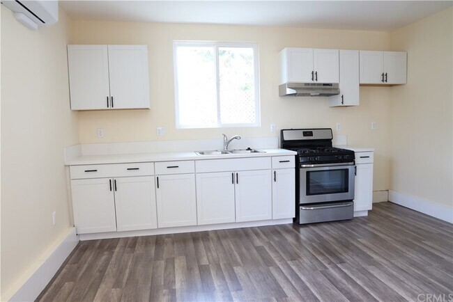 Building Photo - 11598 Cranston Ave