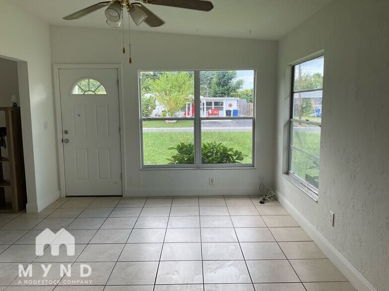Primary Photo - 7563 Meadowlawn Dr N
