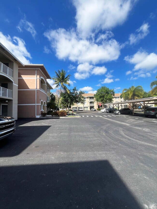 Building Photo - 6482 Emerald Dunes Dr