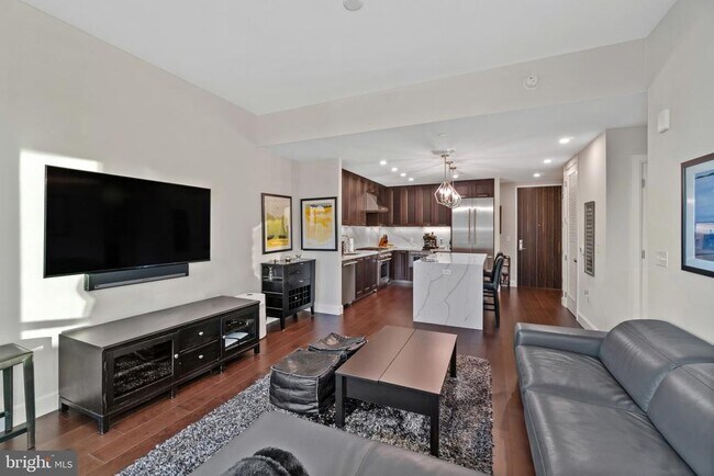 Building Photo - 1330 Lancaster St