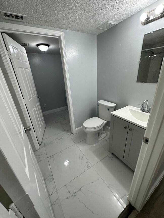 Building Photo - Fully renovated 3/2 Single-Family Home Available for Immediate rent!