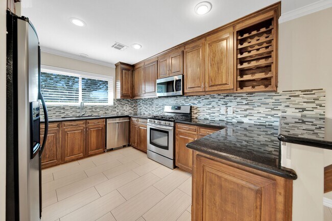 Building Photo - 1607 Willowby Dr