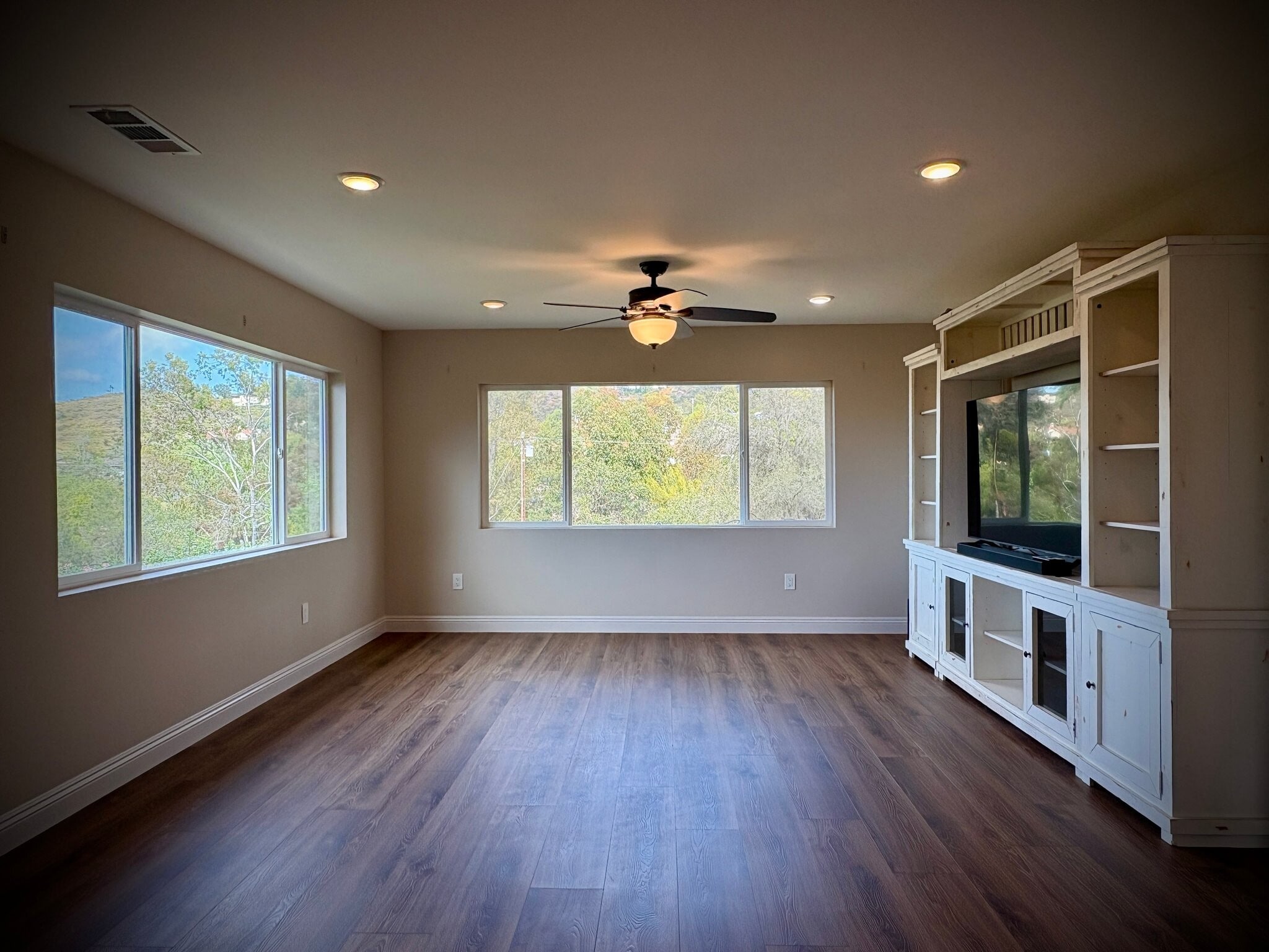 Building Photo - 2436 Green Hills Way