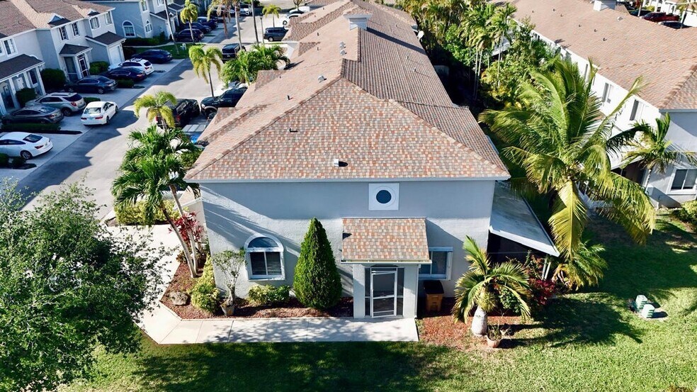 Building Photo - 1146 SW 44th Way