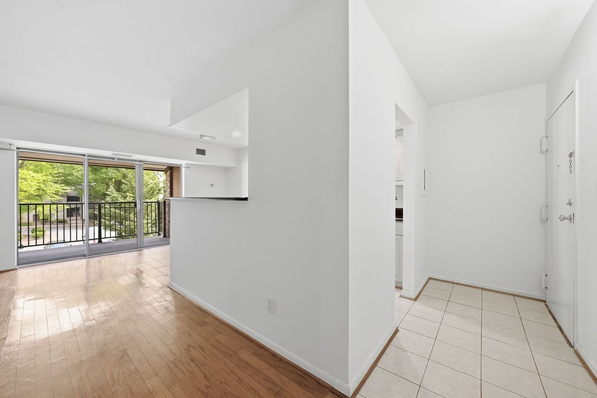 Building Photo - 2255 Castle Rock Square