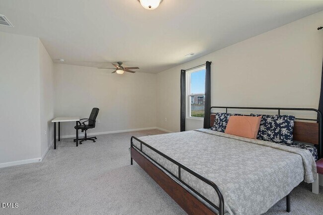 Building Photo - 319 Joneshaven Dr