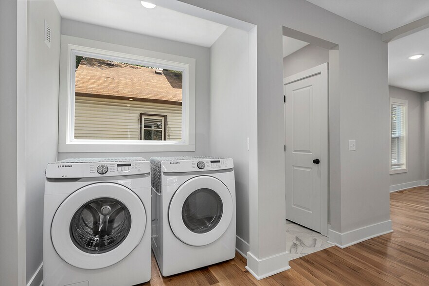 Building Photo - 751 Veto St NW