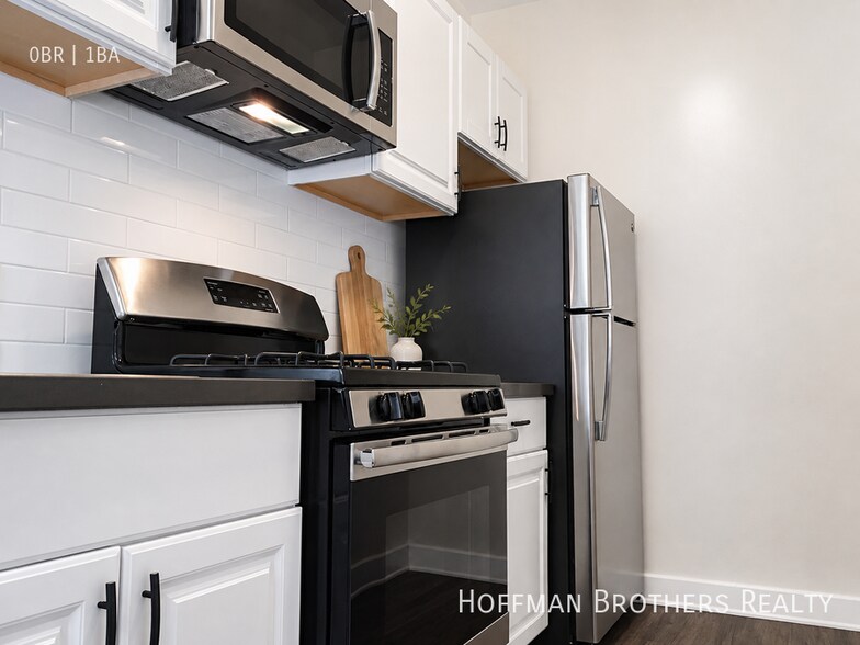 Building Photo - 563 Heliotrope Dr