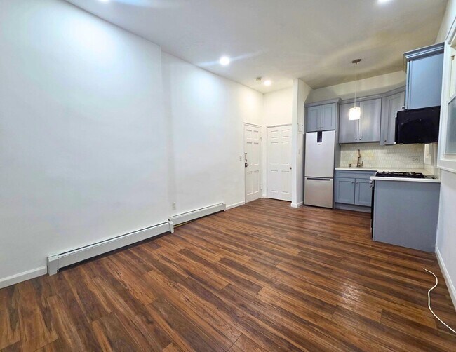 Building Photo - 209-211-211 48th St