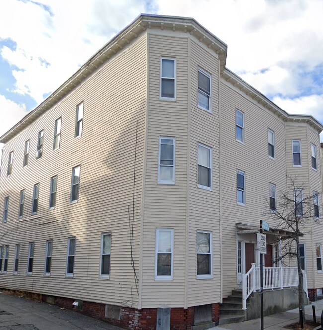 Building Photo - 308 Centre St