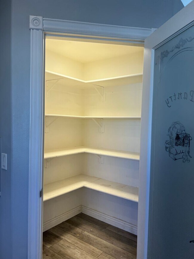 Building Photo - THIS IS A LEASE TAKEOVER - PLEASE CONTACT ...