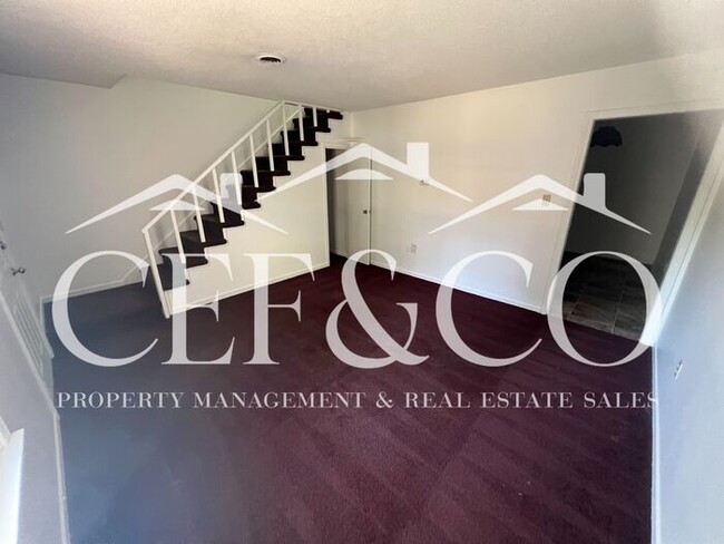 Building Photo - Spacious 2-Bedroom, 1.5-Bath Townhome in S...