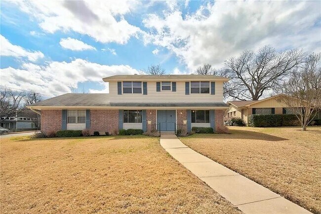 Primary Photo - 2801 Winston Ct